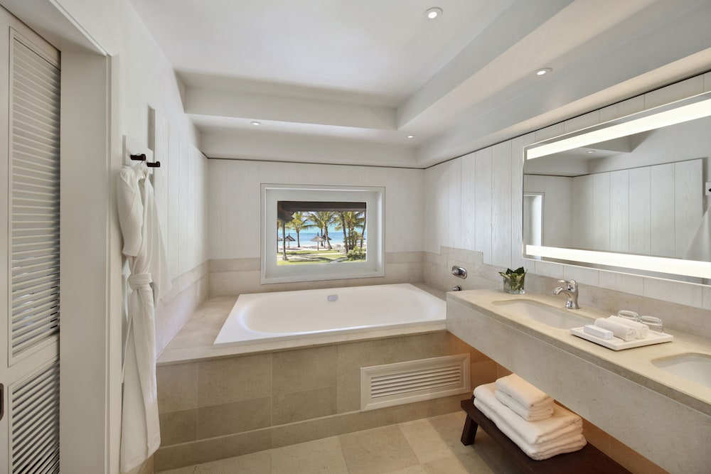 LUX Le Morne Mauritius 10/81