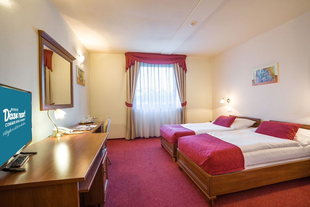 Dixon Congress Hotel 14/63