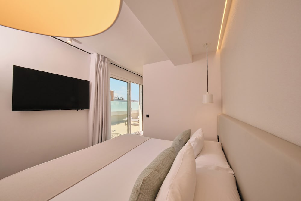 PREMIUM, TERRACE