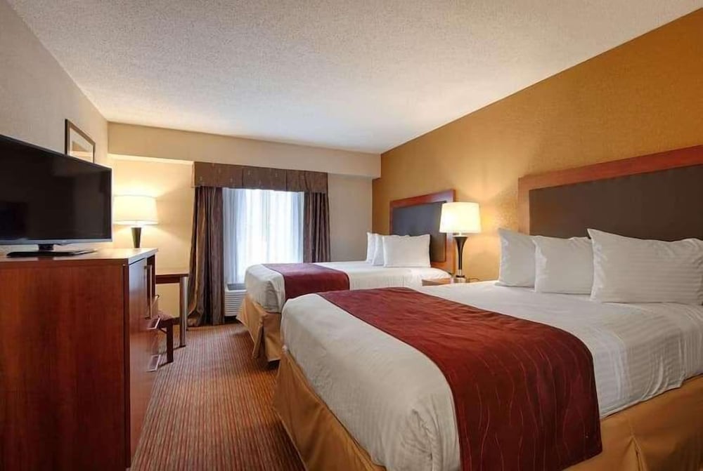 Days Inn by Wyndham Indiana PA Near IUP 2/17