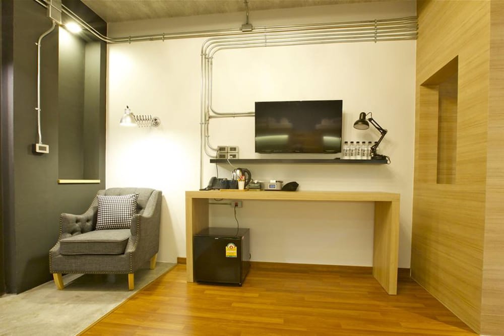 The Plug hotel at i-Biz Avenue (SHA Plus+) 49/50