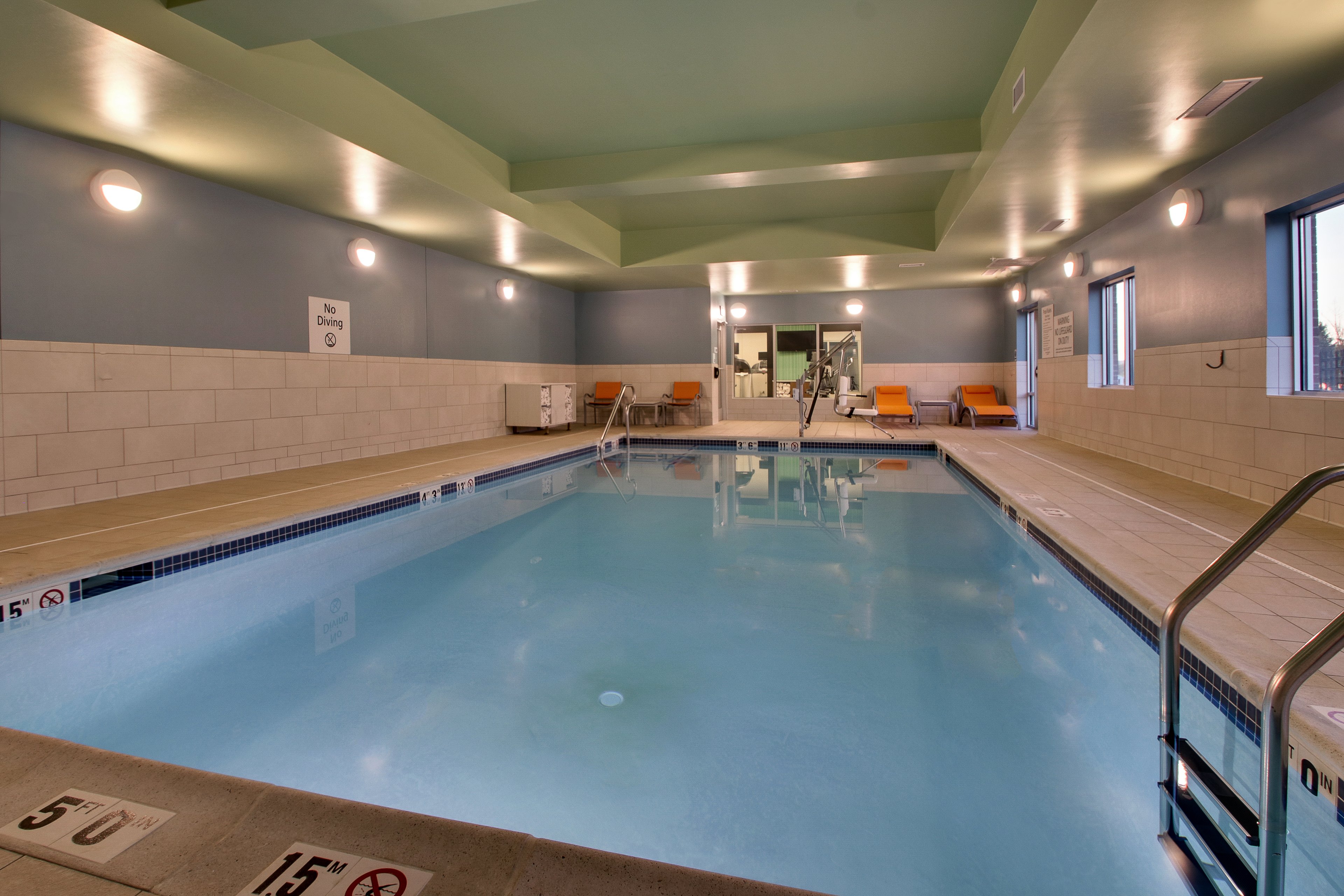 Holiday Inn Express Suites Lancaster East Strasburg 28/52