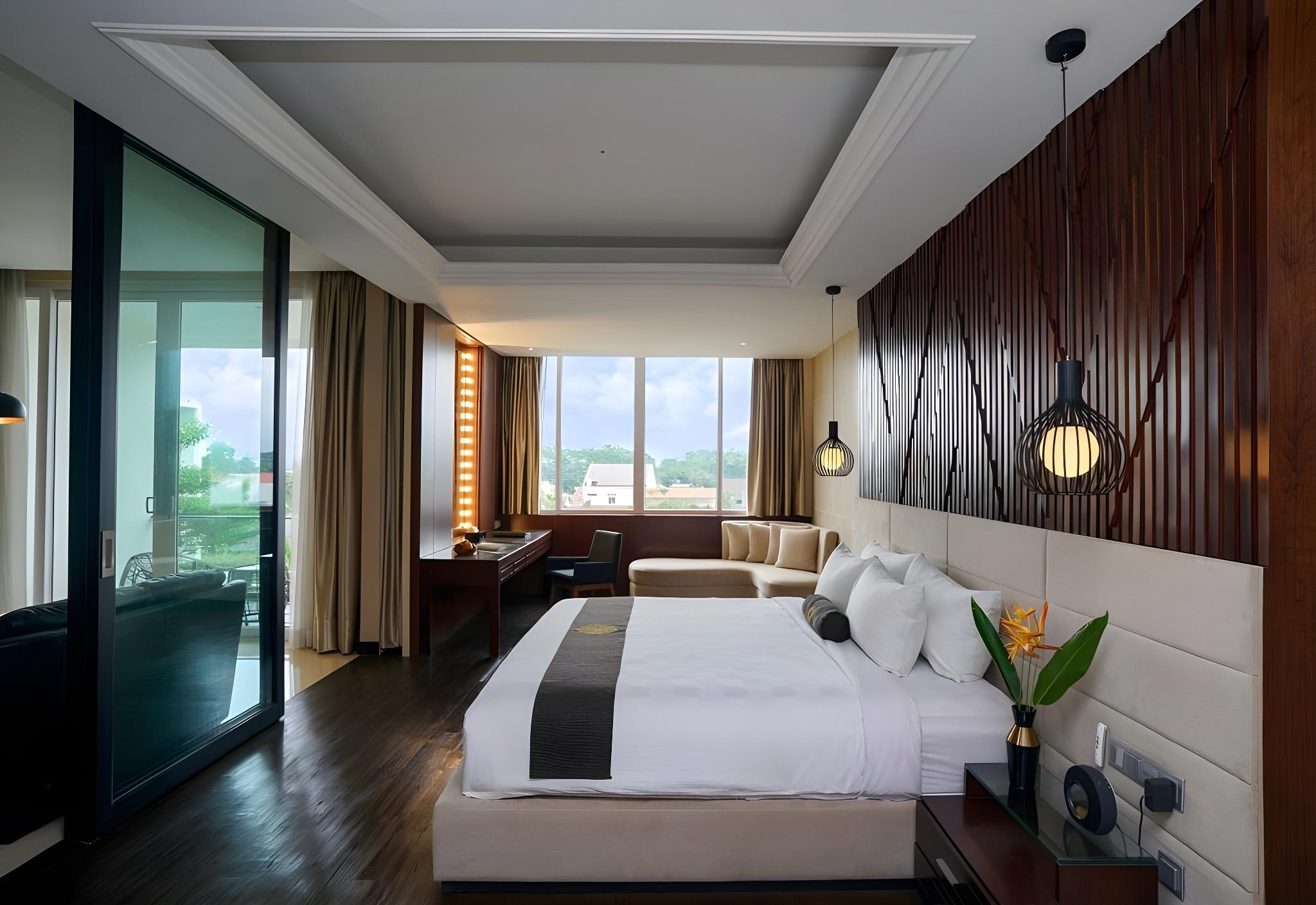 Executive, Suite
