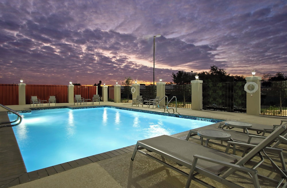 Holiday Inn Express And Suites Katy 50/54