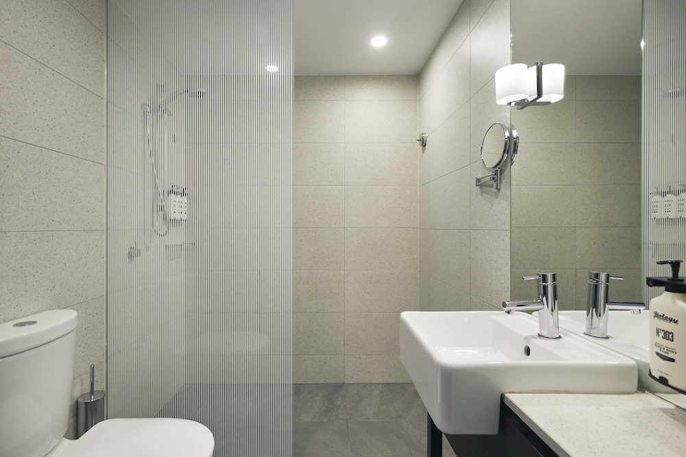 RACV Hobart Hotel 47/48