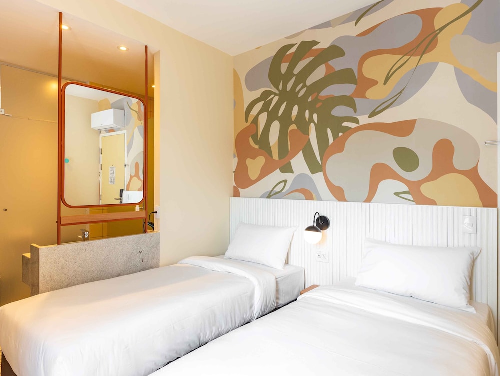 Standard, Twin Beds
