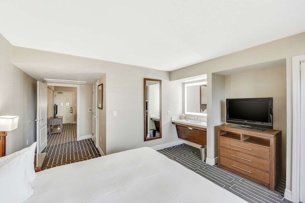 Hilton Phoenix Tapatio Cliffs Resort 14/75