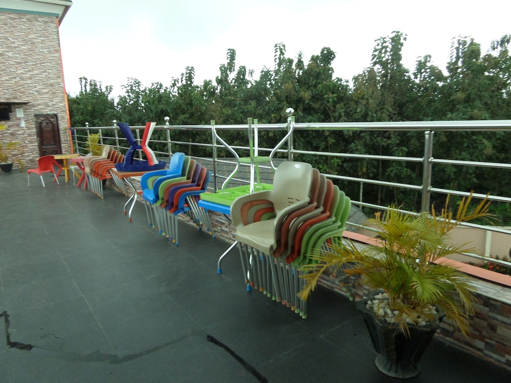 Jimson International Hotel And Suites 13/21