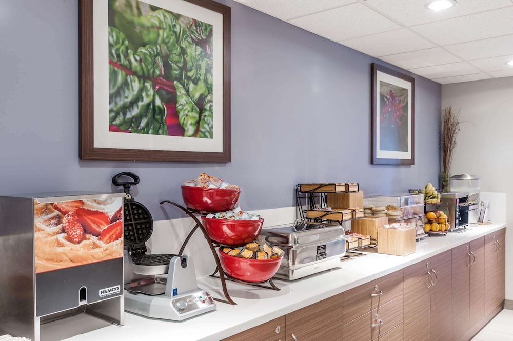 Microtel Inn Suites By Wyndham Fort St John 24/35