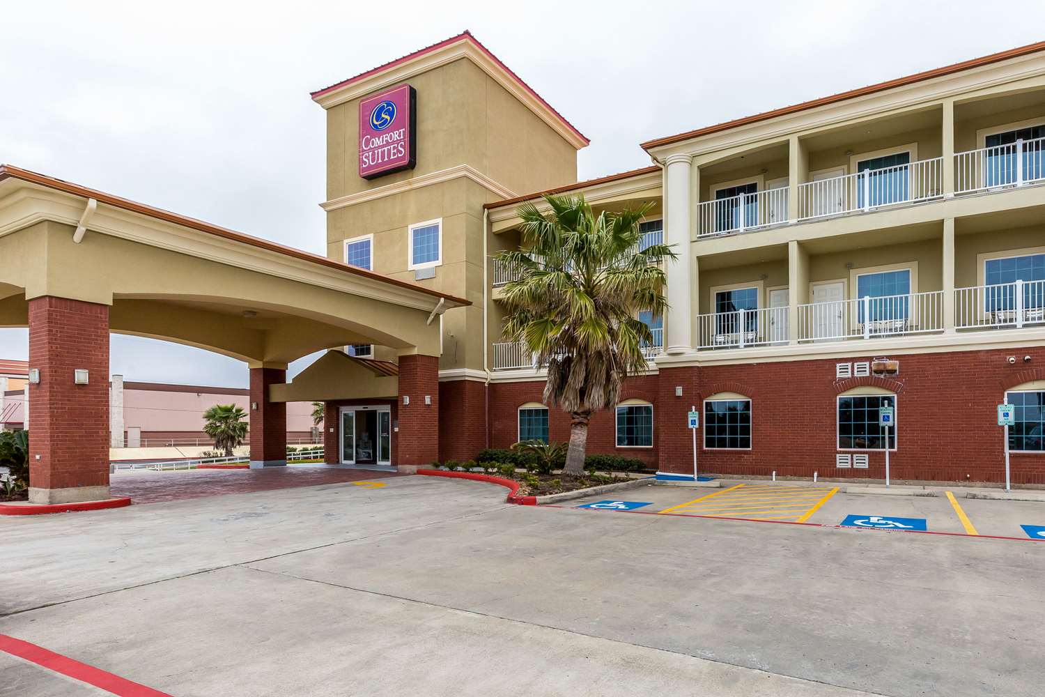 Comfort Suites Galveston Cruise Port Area - Beachside 41/44