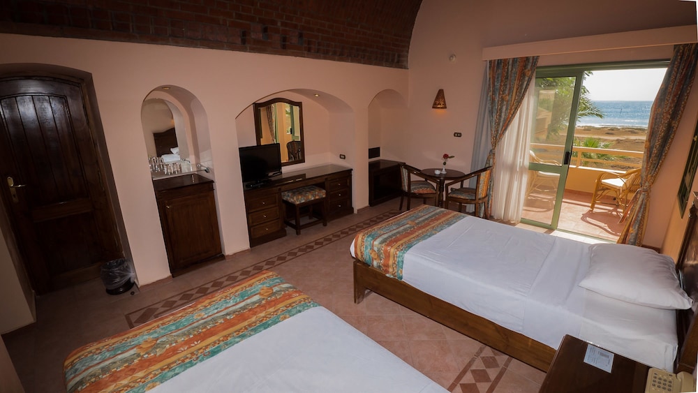 Shams Alam Beach Resort 15/50