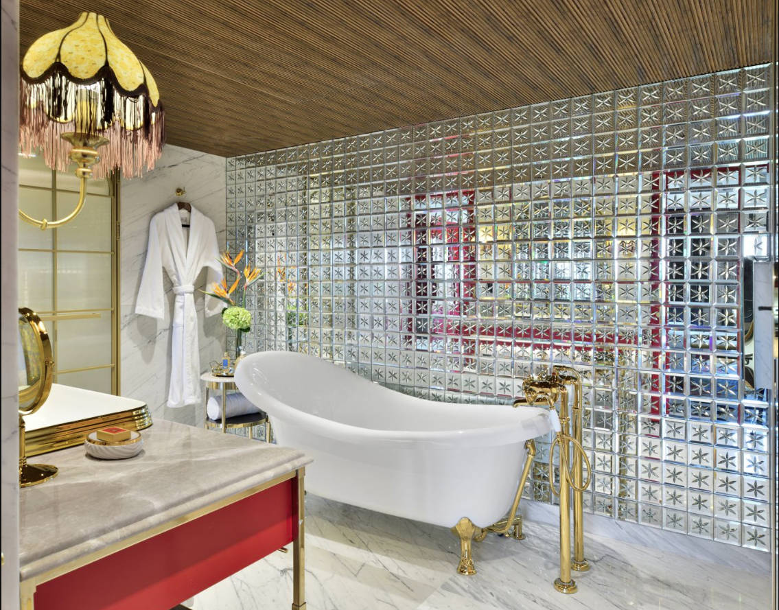 Signature, Maharaja, Suite