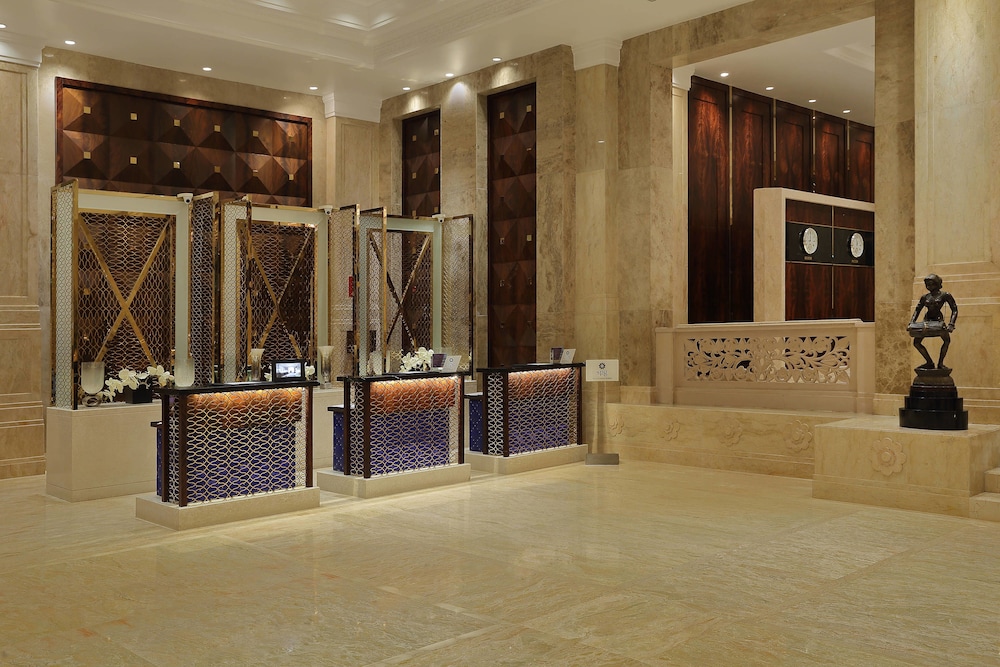 Sheraton Grand Pune Bund Garden Hotel 16/60