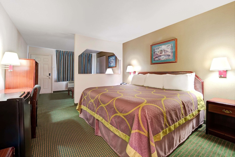 Super 8 by Wyndham Richardson Dallas 7/20