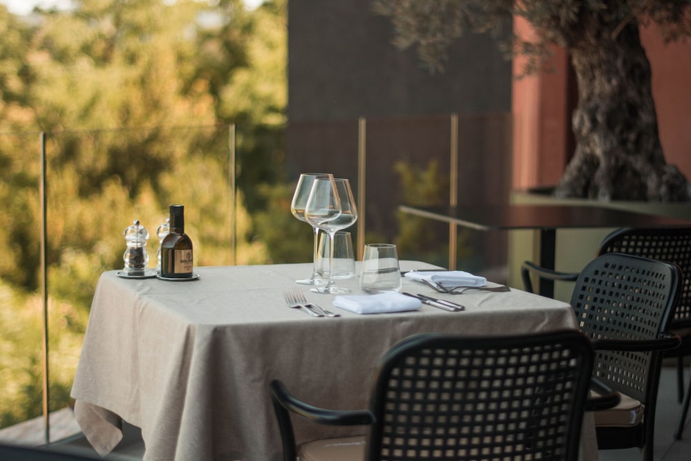 Wine Heritage Hotel Roxanich 69/81