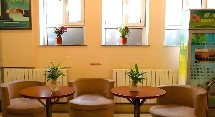 Green Tree Inn Urumqi South Xinhua Road Business Hotel 37/42