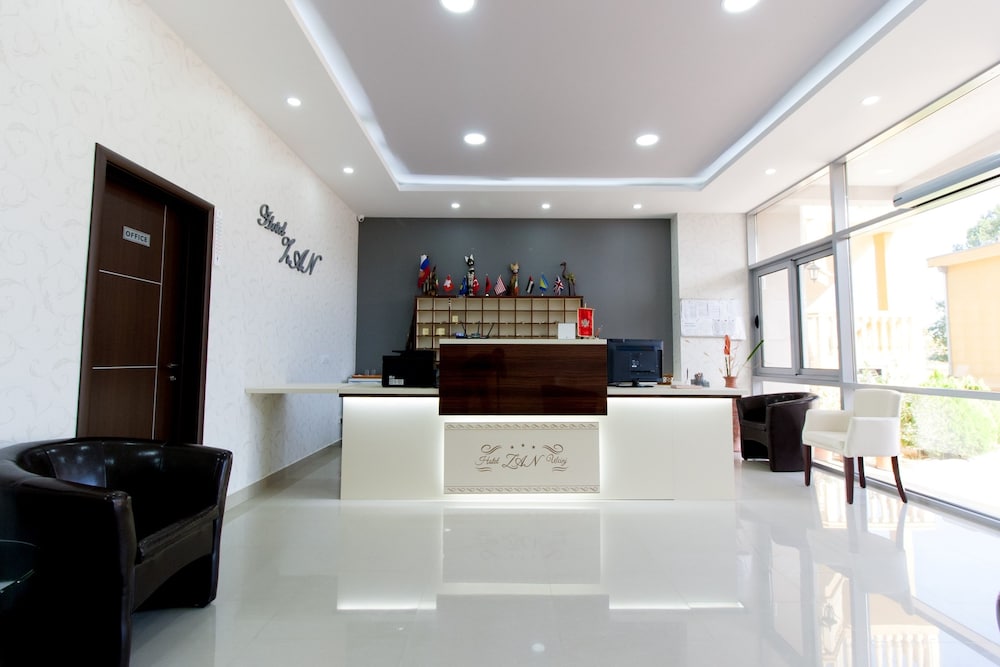 Hotel Zan 5/32