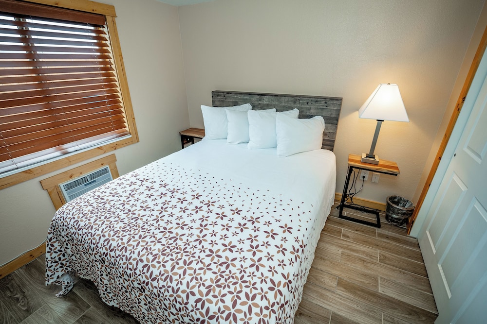 Estes Mountain Inn 31/70