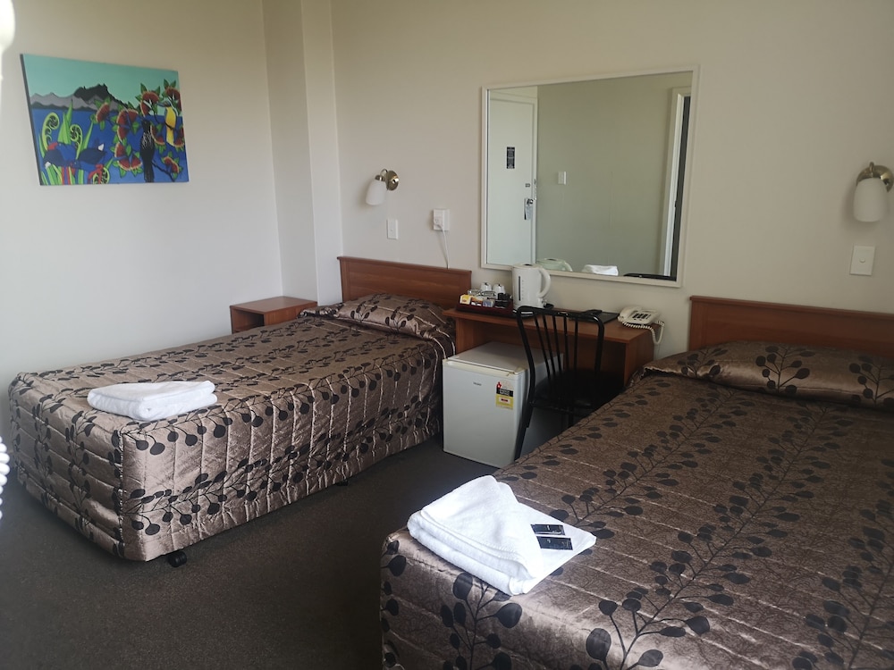 Kiwi International Hotel 57/61