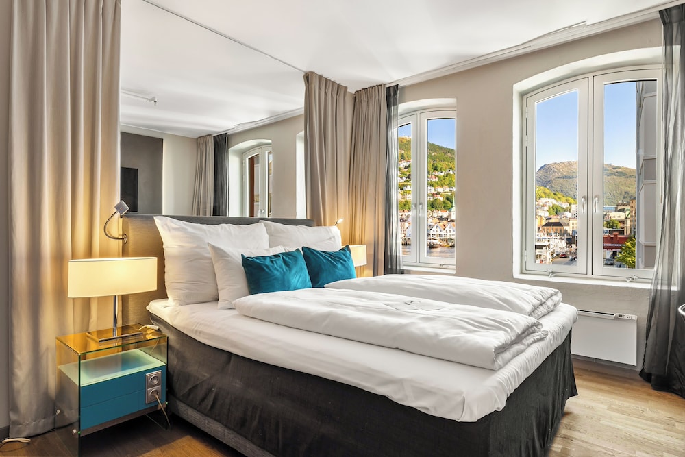 SUPERIOR, DOUBLE BED
