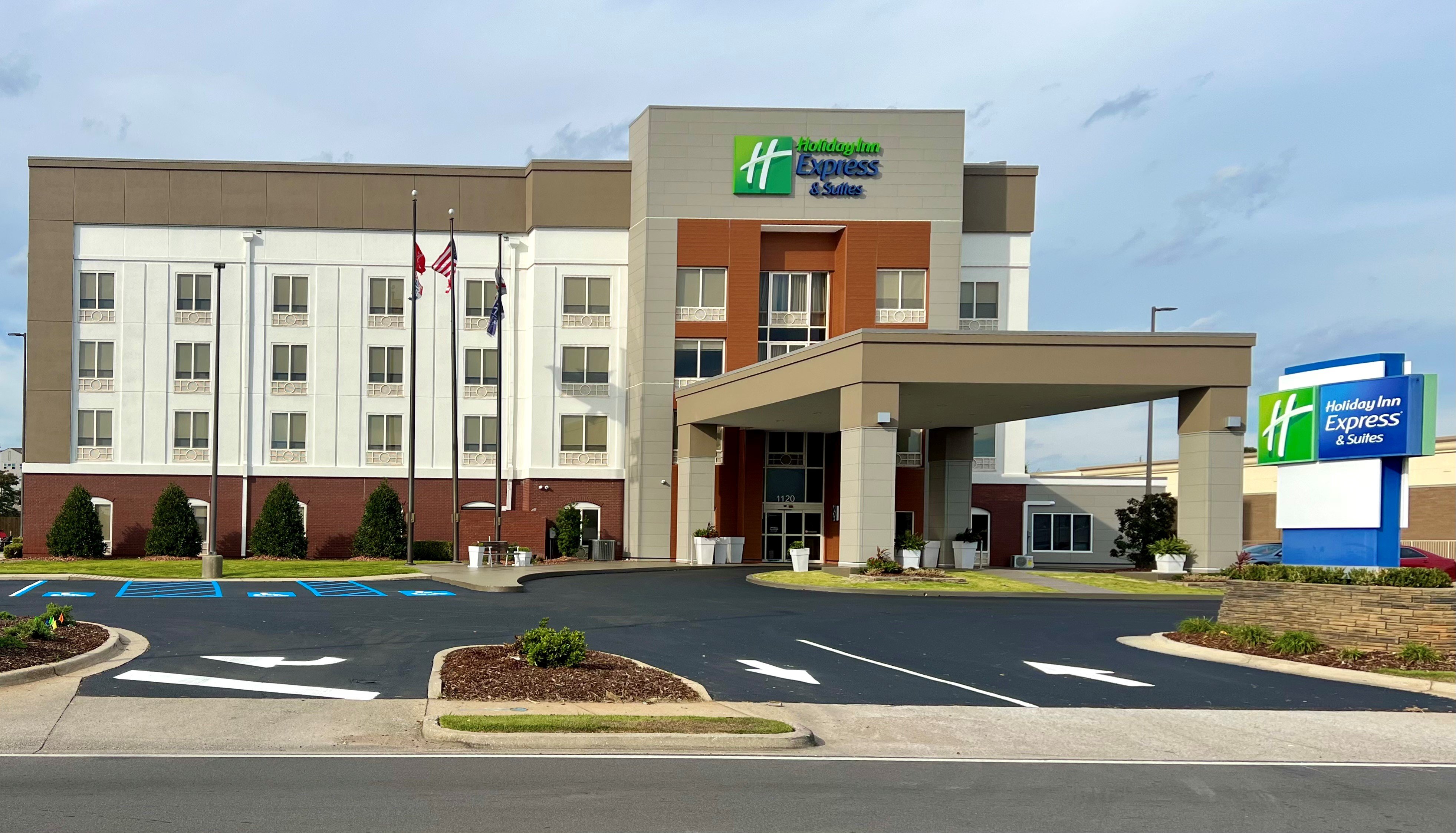 Holiday Inn Express and Suites Tuscaloosa University an IHG Hotel 57/65
