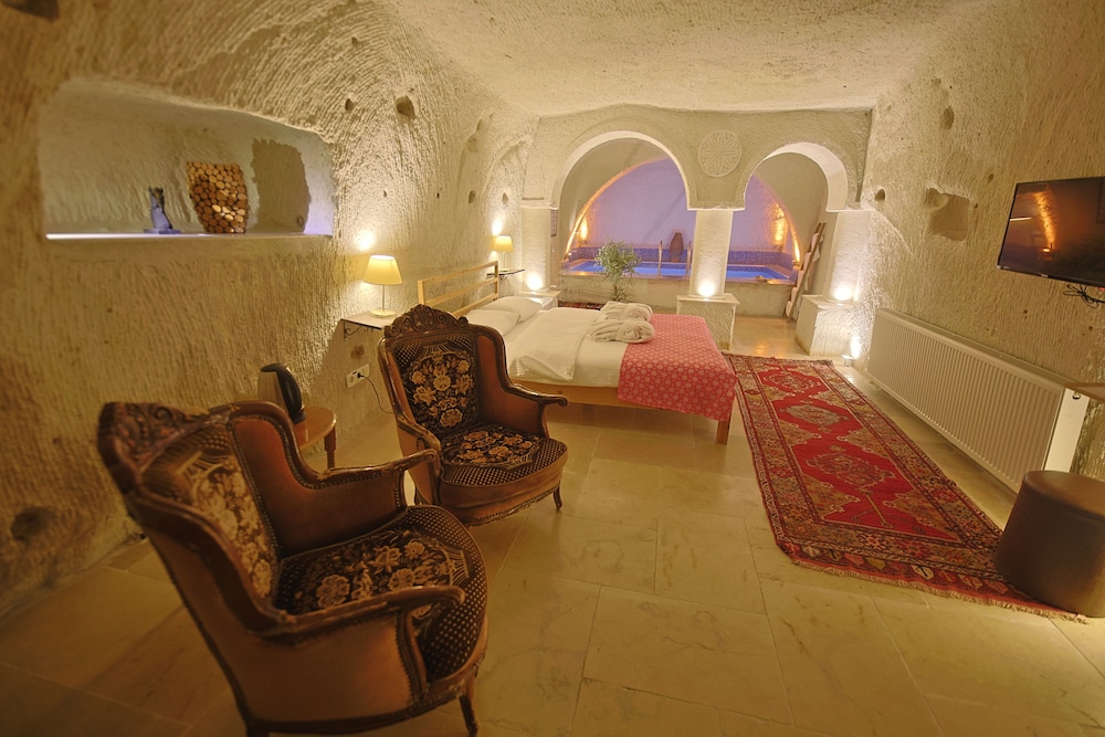 My Cave Suites 31/50