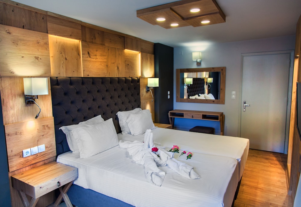 Elmi Suites 16/55