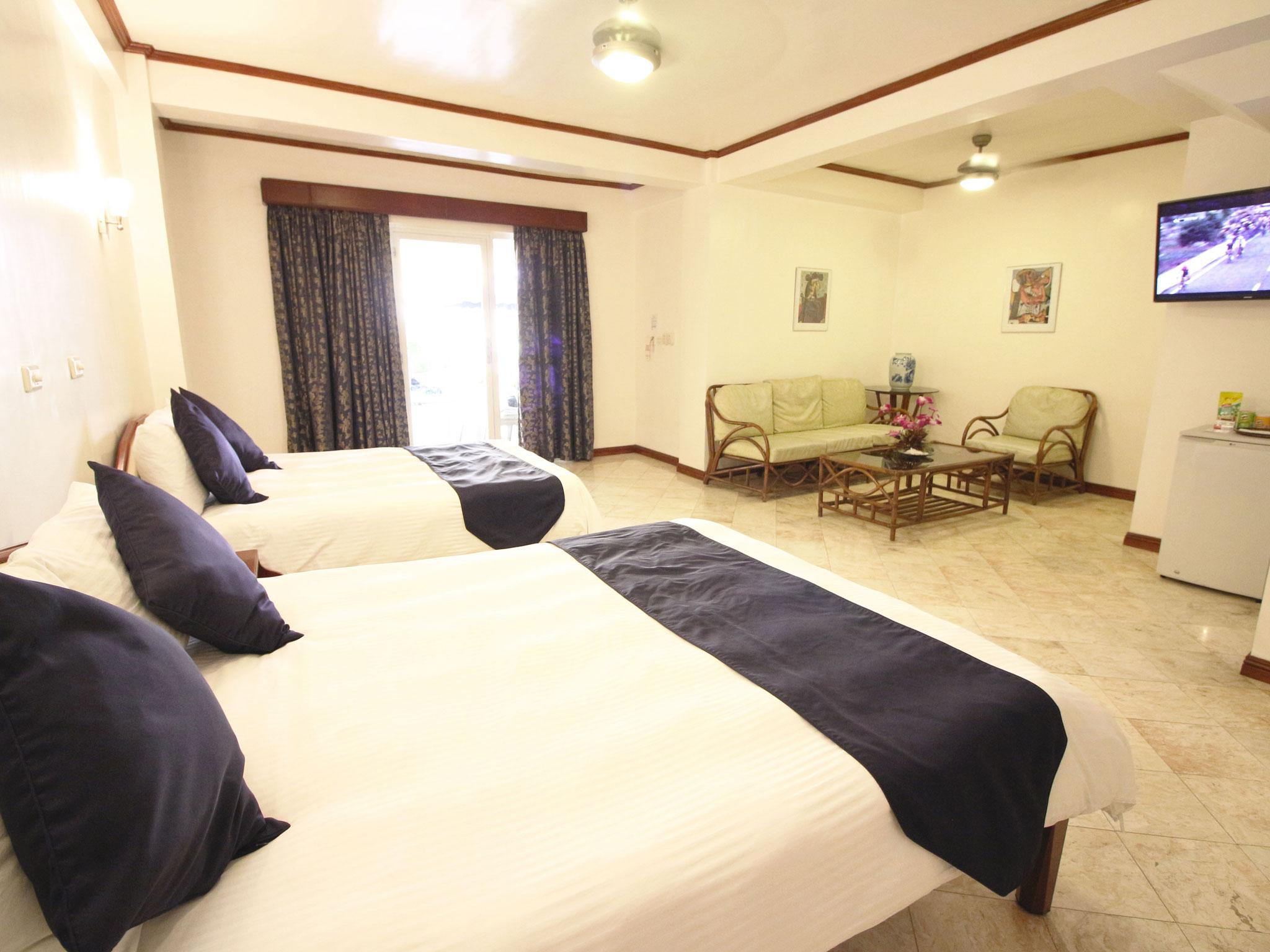 Pool, Suite, 2 Double Beds