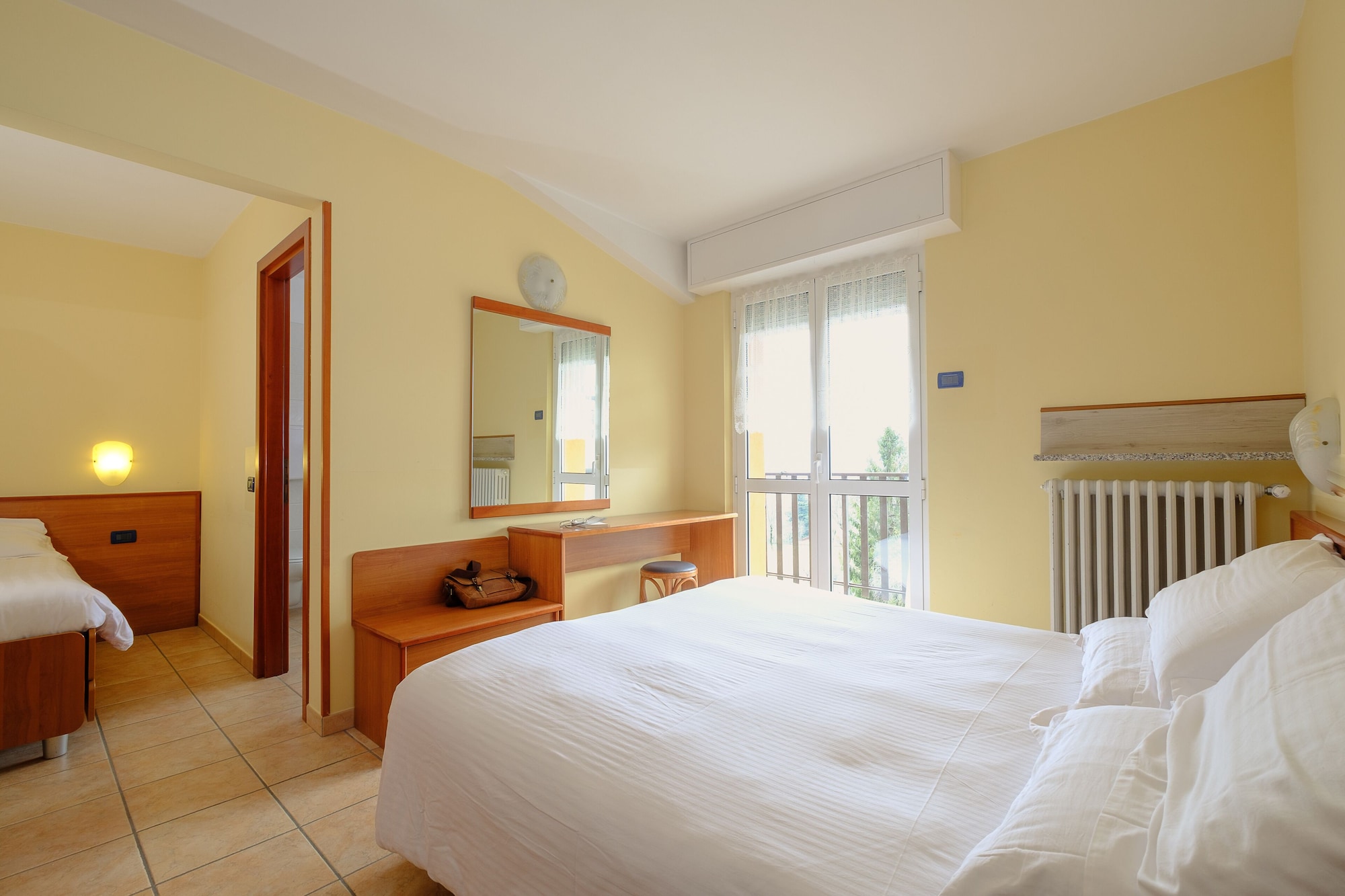 1 BEDROOM, DELUXE, DOUBLE BED, MOUNTAIN VIEW