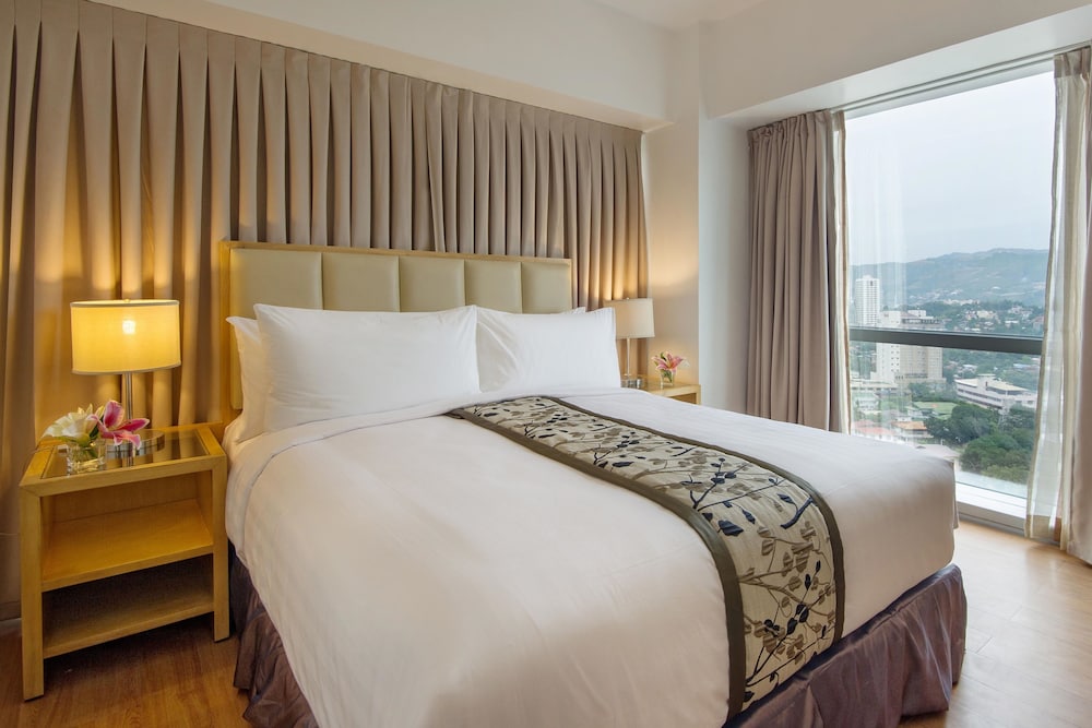 1 BEDROOM, SUITE, SINGLE