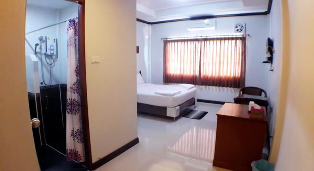 Khum Nakhon Hotel 20/47