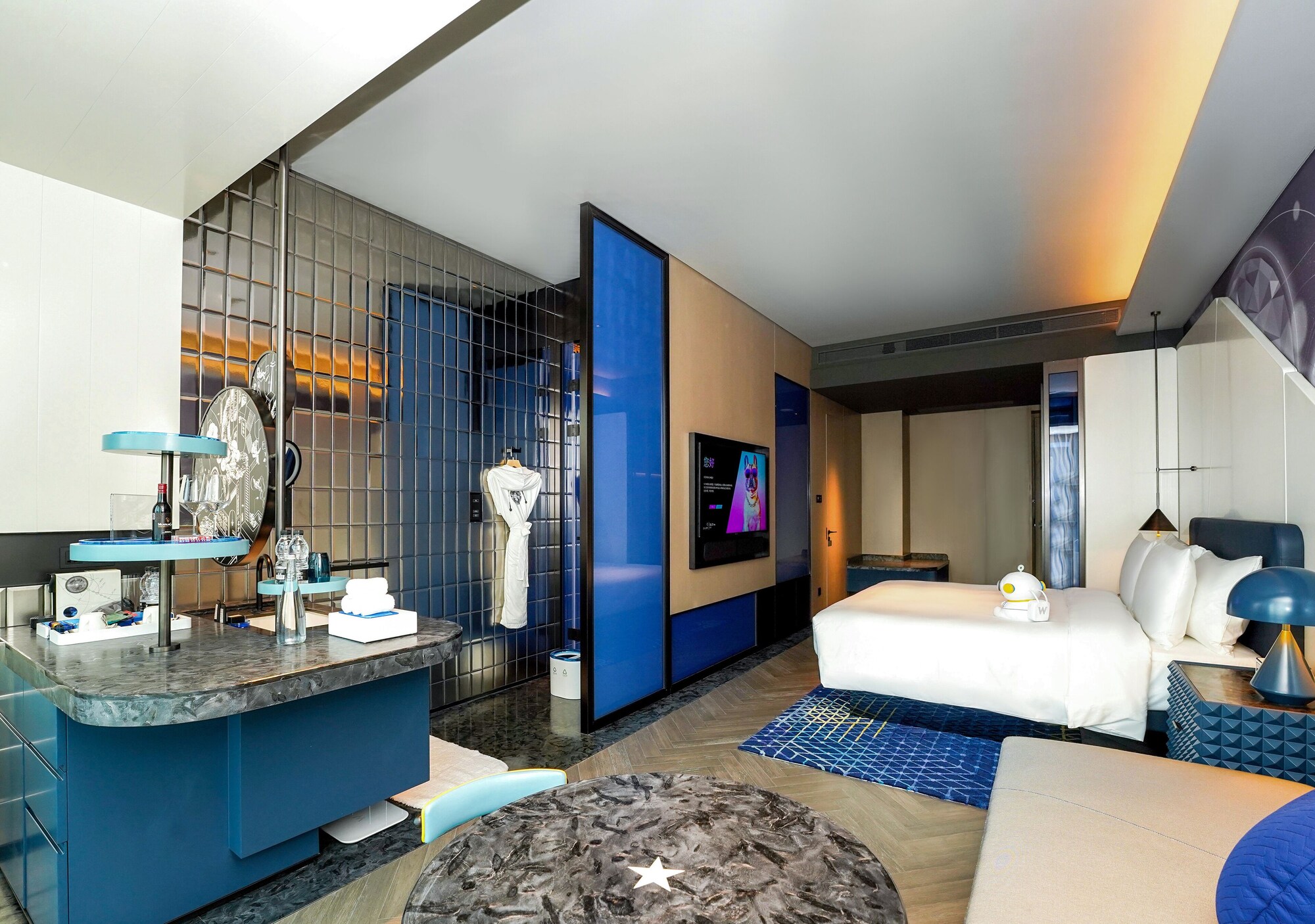 Spectacular, King Bed, City View