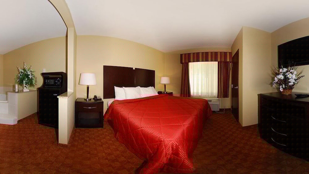Comfort Inn & Suites Saratoga Springs 12/24