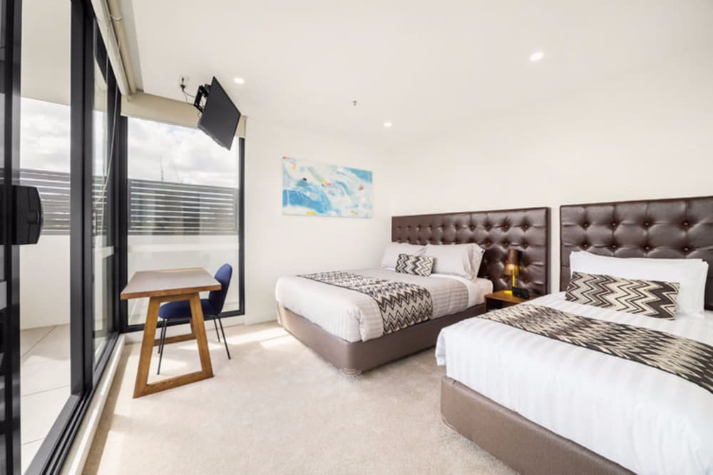 Whitehorse Apartment Hotel 10/47