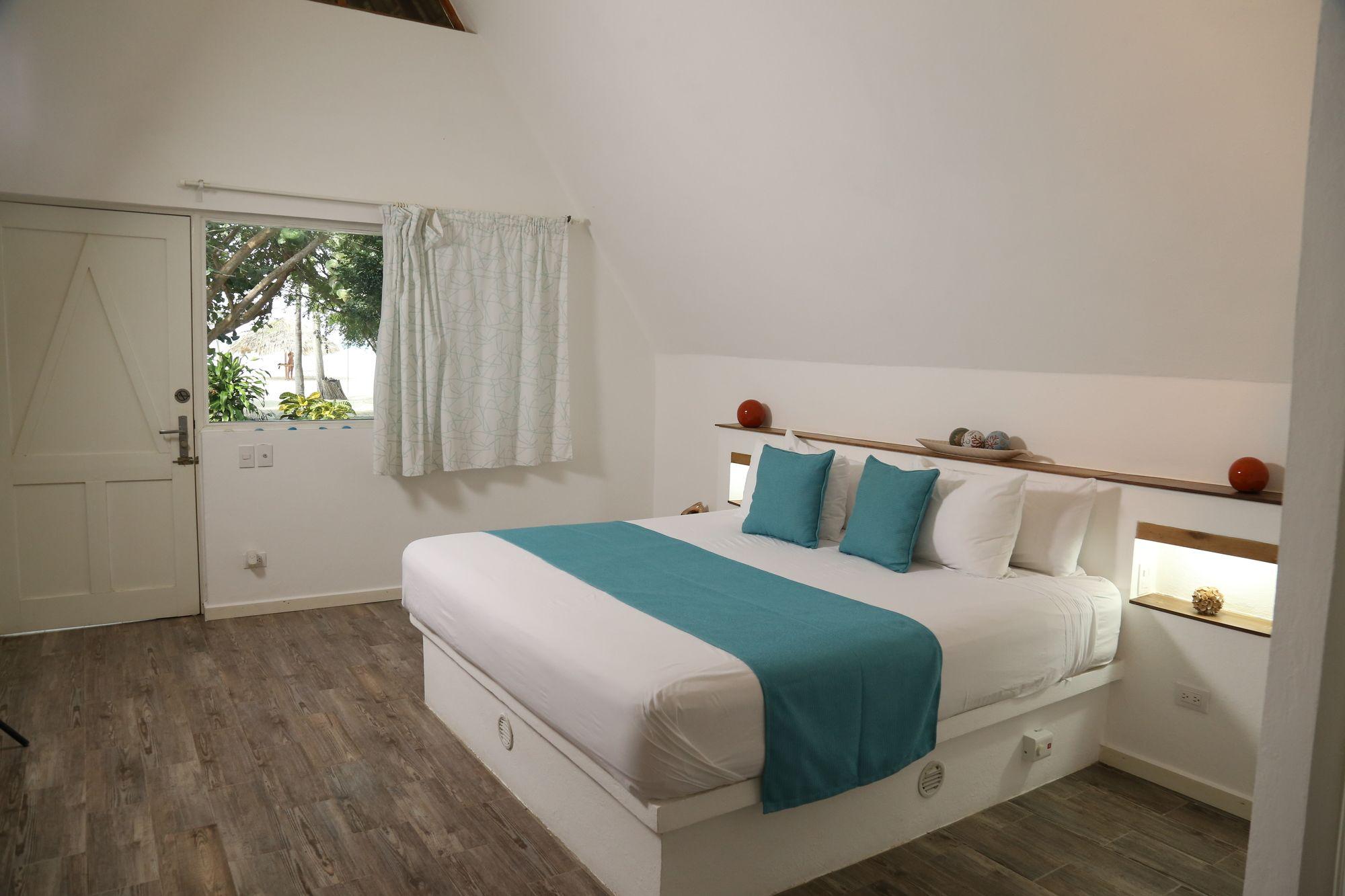 Deluxe, Bungalow, Ocean Front