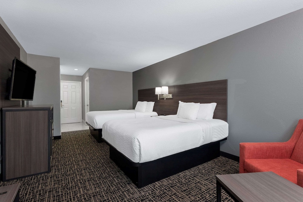 Ramada By Wyndham Sellersburg/Louisville North 17/69