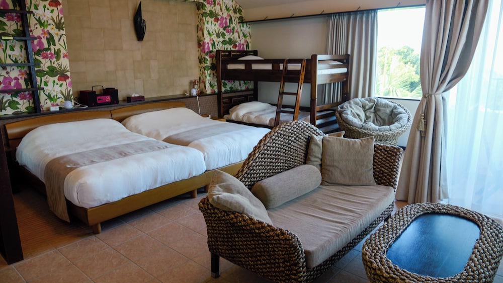 DELUXE, QUADRUPLE, OCEAN VIEW, BALCONY
