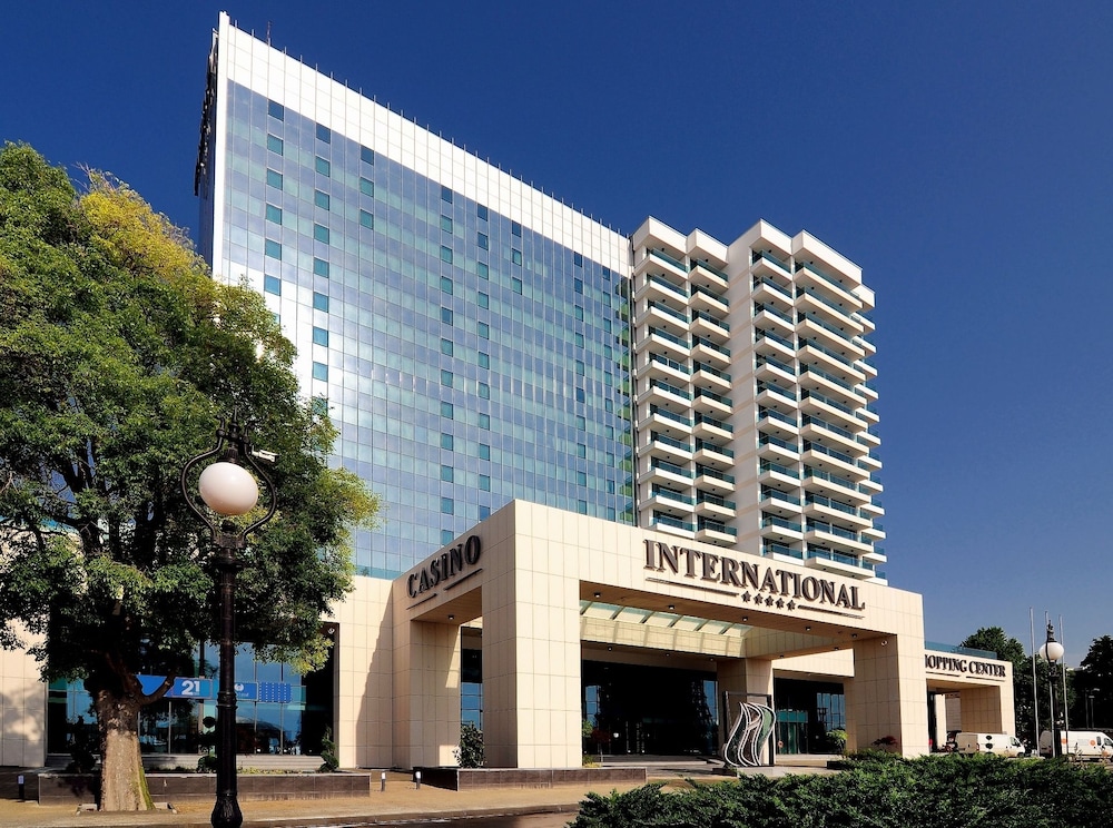 International Hotel Casino Tower Suites 3/50