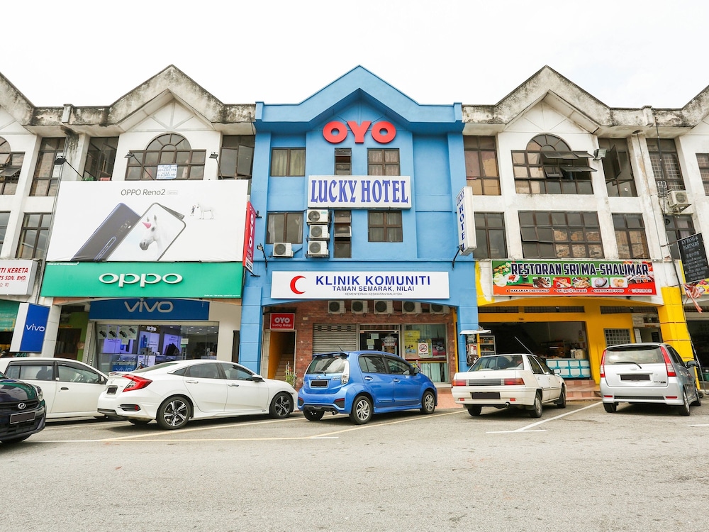 OYO 89406 Lucky Budget Hotel 18/21