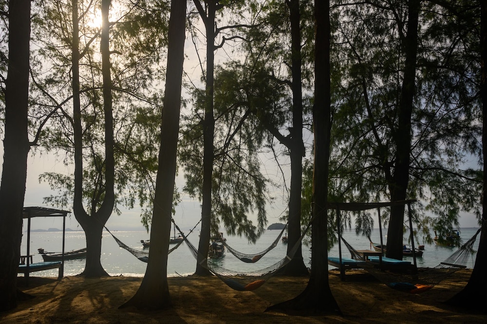 Wapi Resort Koh Lipe 70/75