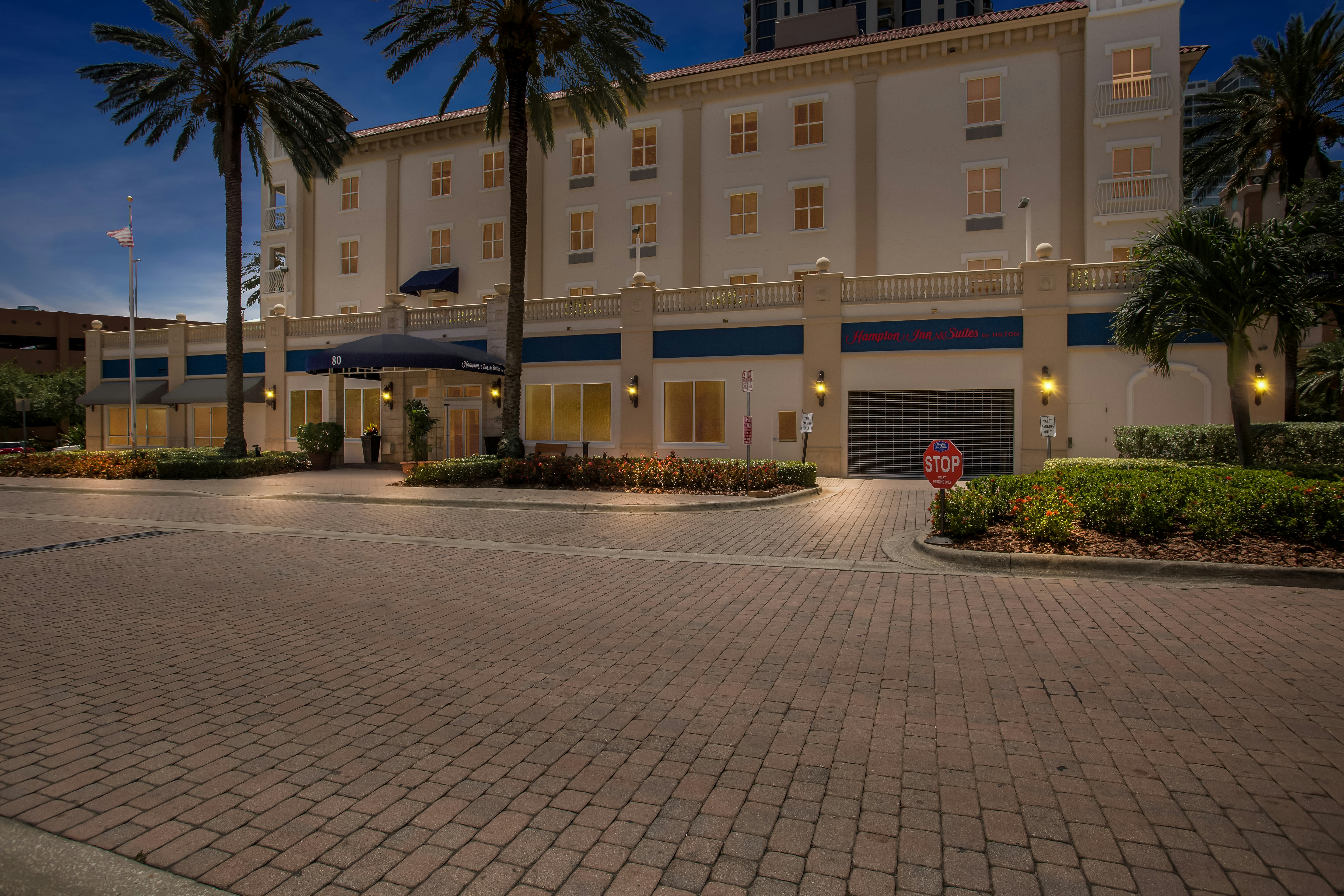 Hampton Inn Suites St Petersburg Downtown 46/51