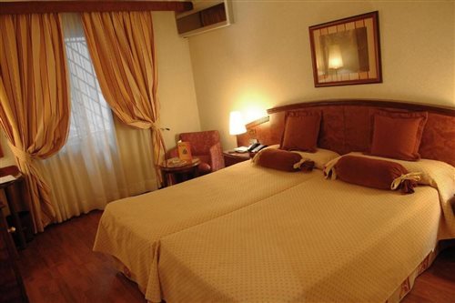 Double Room for Single Use
