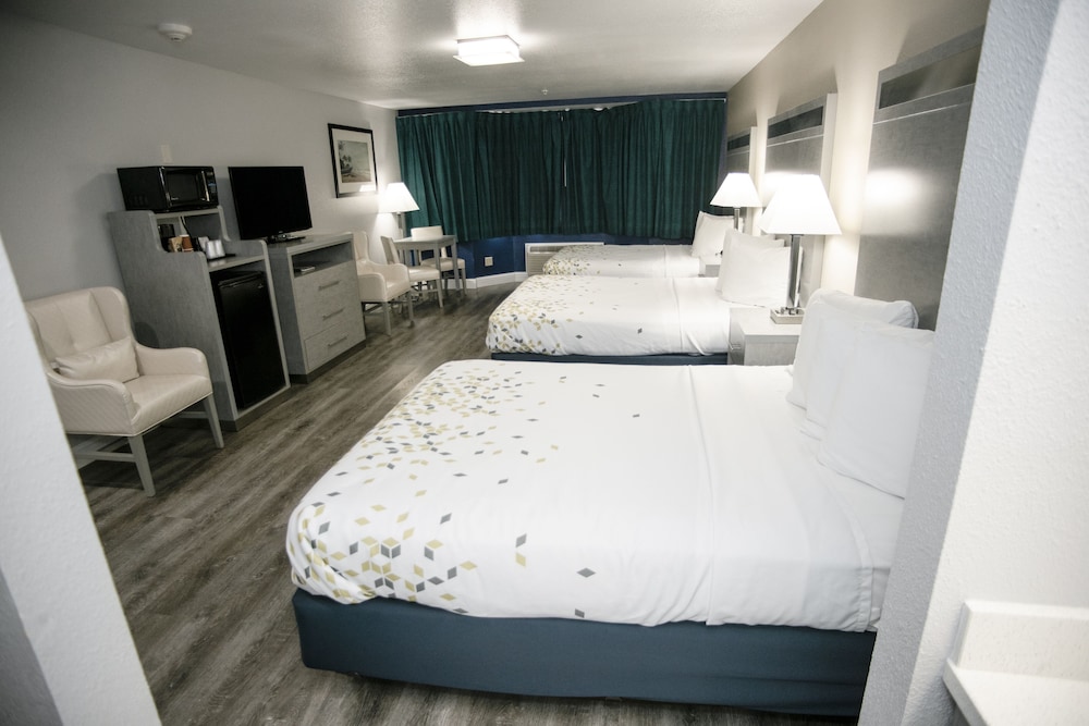 Anchor Beach Inn 18/26