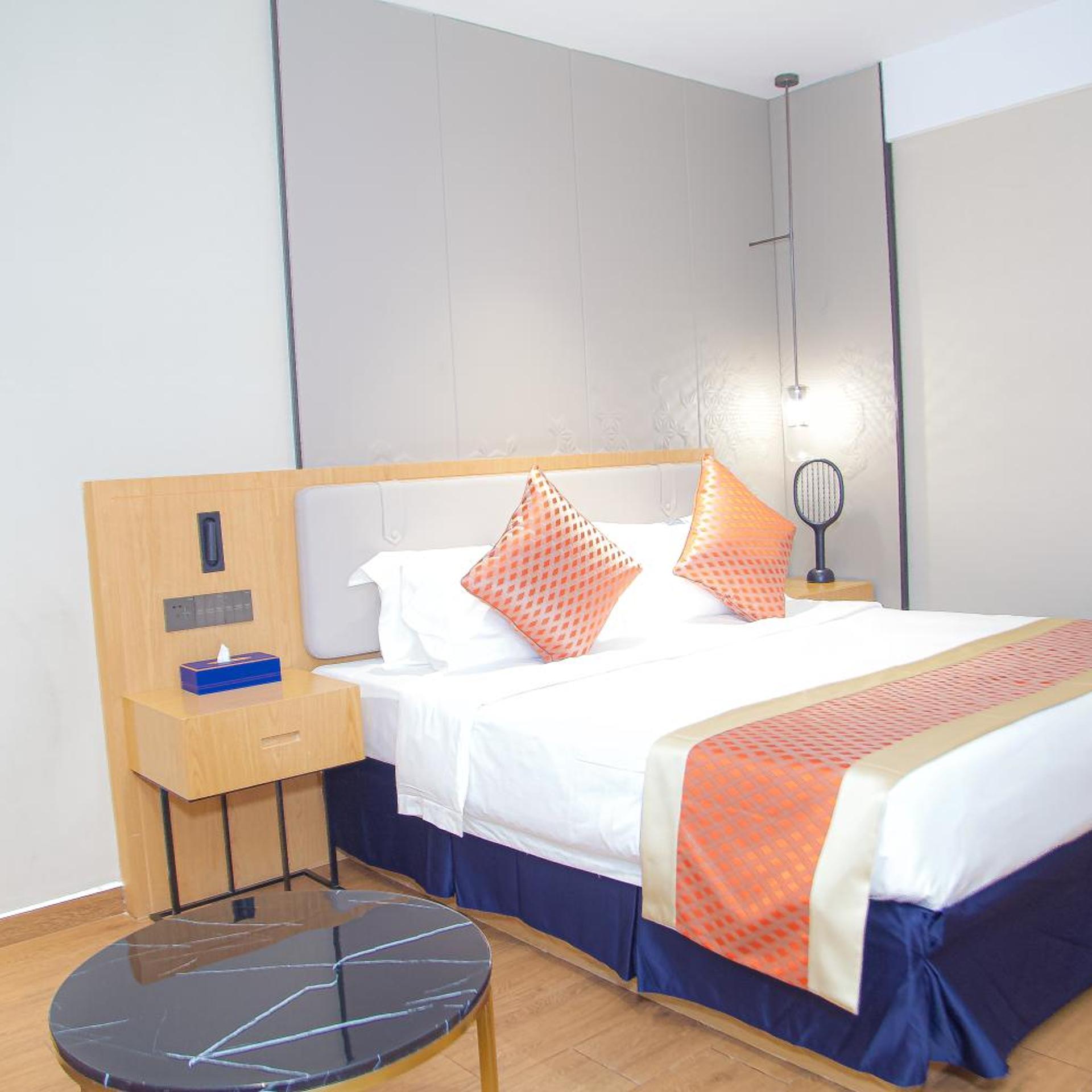 Hotel Famille Mondiale 12/60
