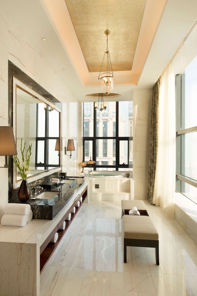 Hilton Zhongshan Downtown 49/74