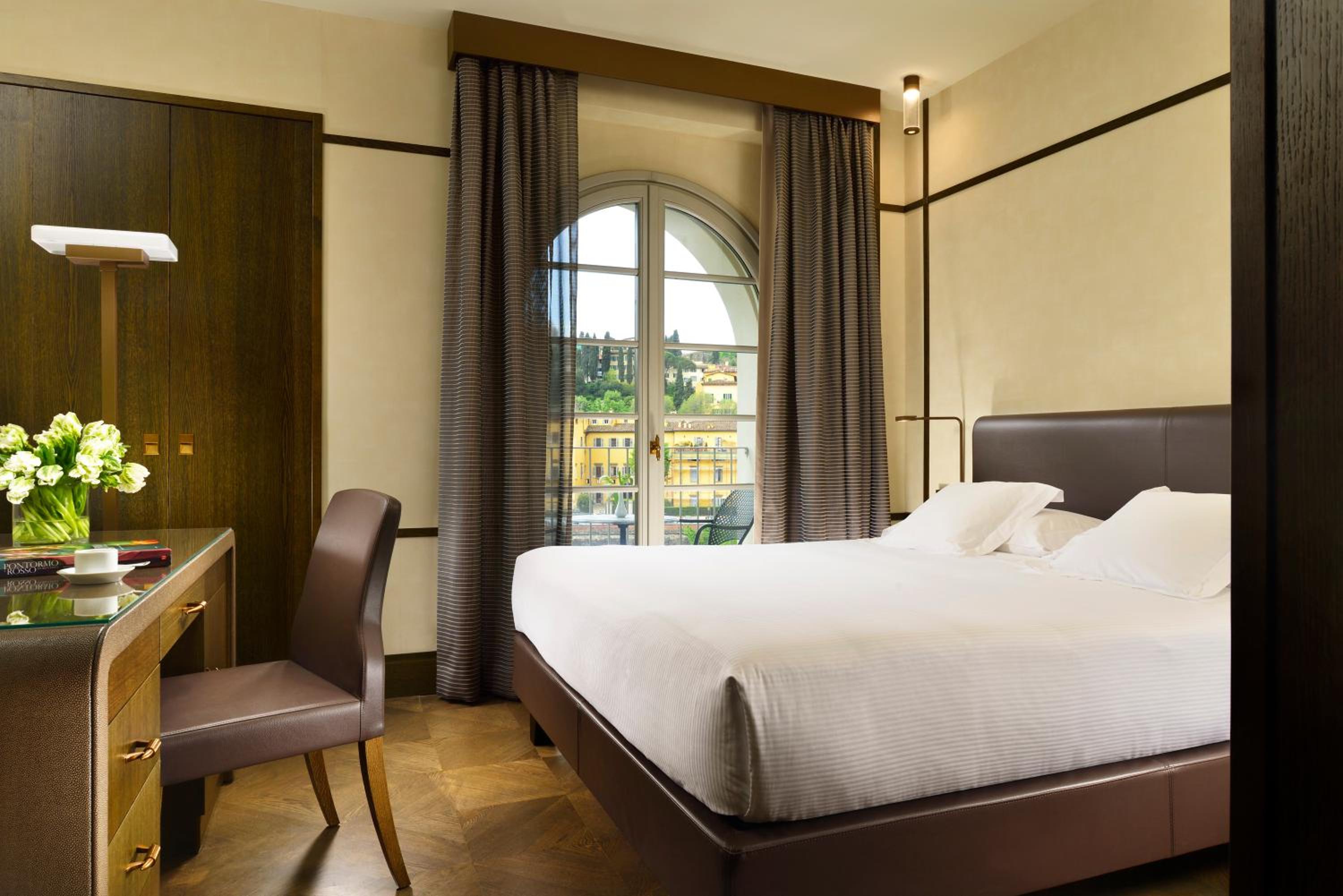 Deluxe, Queen Bed, River View, Balcony