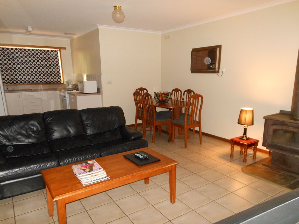 GRAMPIANS VIEW COTTAGES AND UNITS 41/64