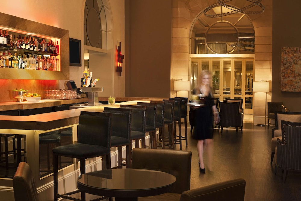Fairmont Dallas 53/73