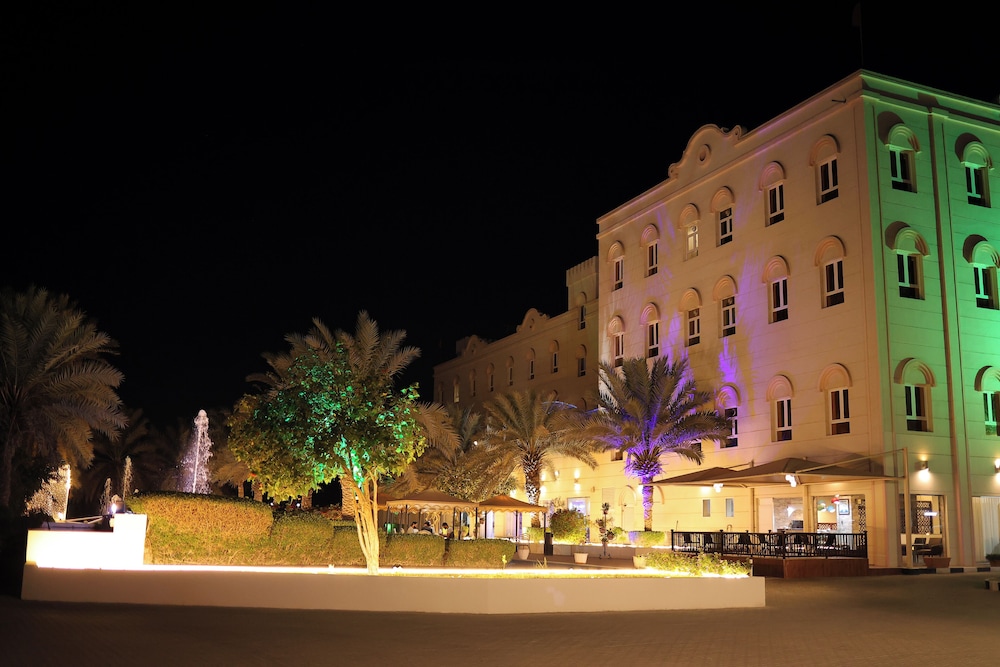 Royal Garden Hotel 1/19