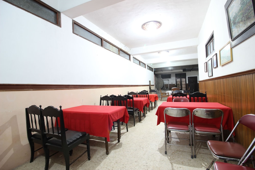 RedDoorz at Mantrijeron 2 39/42